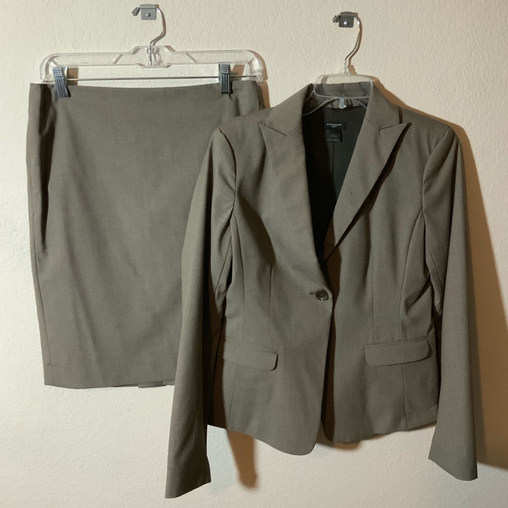 NWOT Ann Taylor Skirt suit